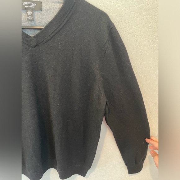 Nordstrom Men’s Shop Extra Large XL Black Merino V-Neck Sweater - Picture 6 of 6